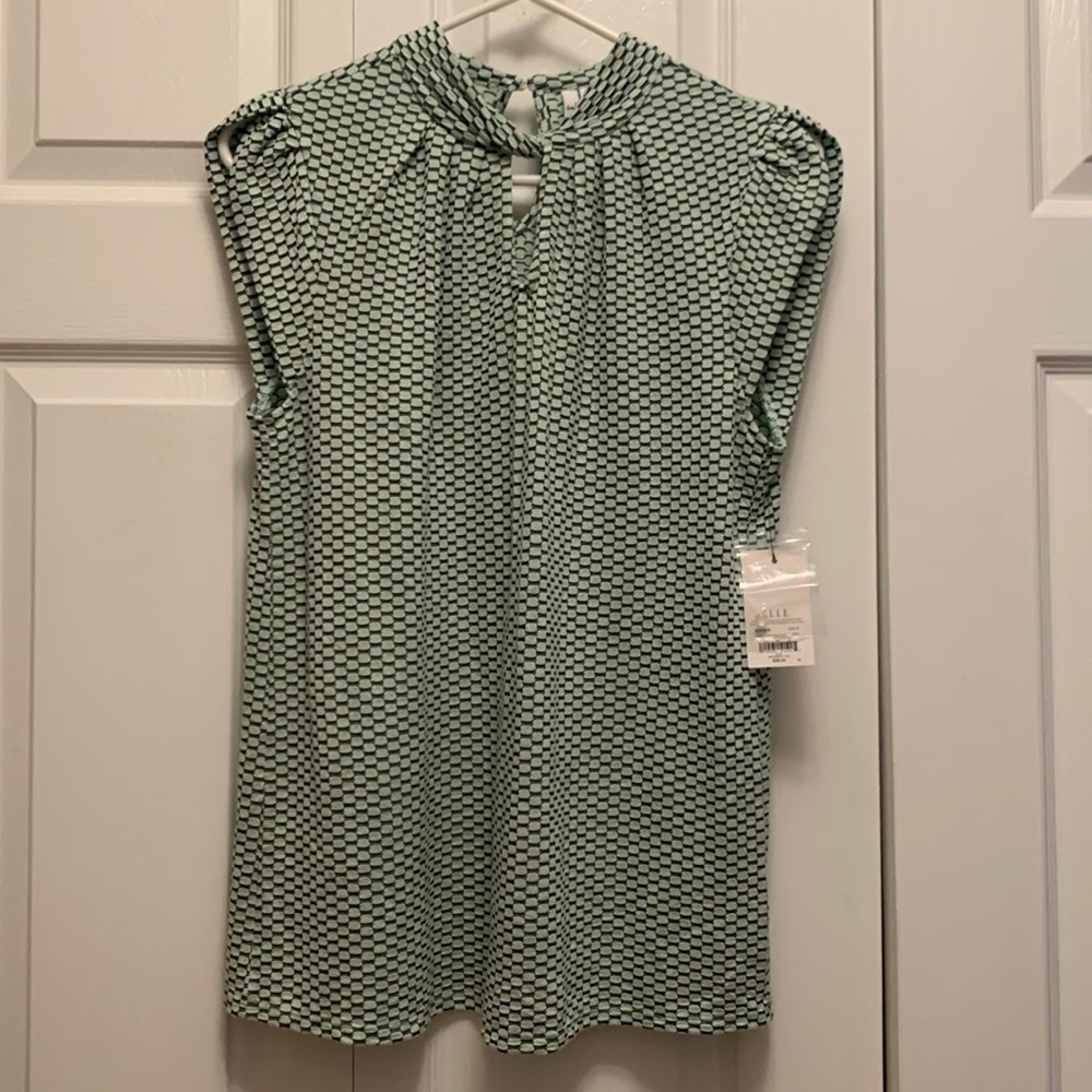 Medium ELLE Blouse NWT